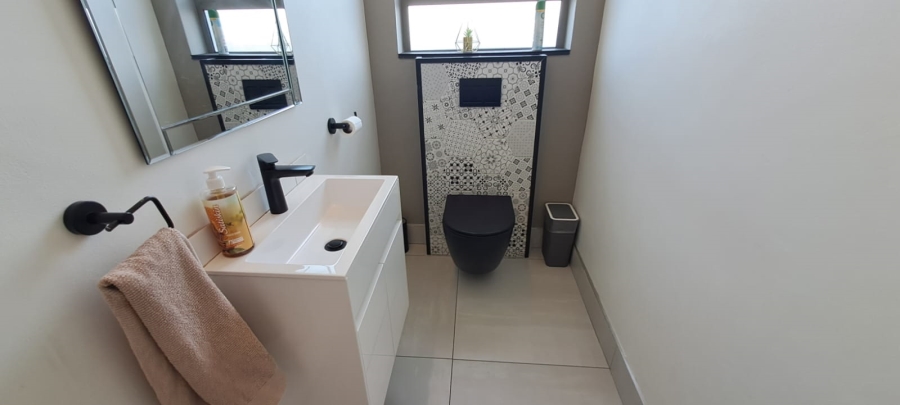3 Bedroom Property for Sale in Calypso Beach Western Cape